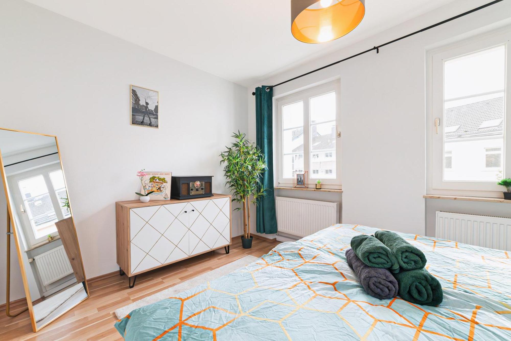 Smart Home - Wuppertal - Perfect For 6 Guests - Central - Netflix - Schwebebahn - Free Parking Zone מראה חיצוני תמונה